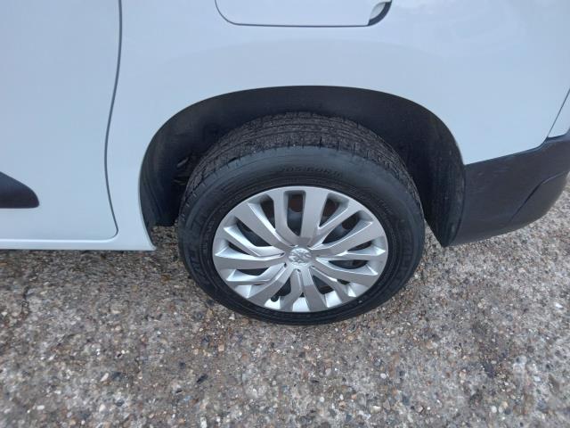 2021 Peugeot Partner 1000 1.5 Bluehdi 100 Professional Van (NV21BZF) Image 30