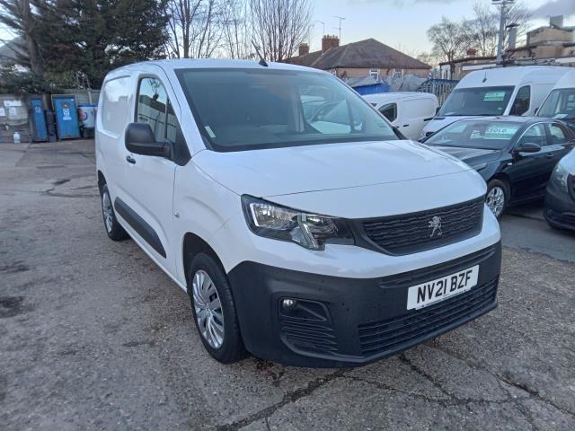 2021 Peugeot Partner 1000 1.5 Bluehdi 100 Professional Van (NV21BZF) Image 2