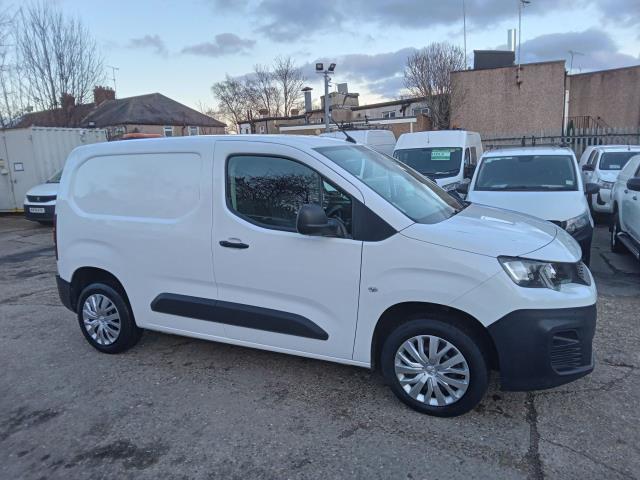 2021 Peugeot Partner 1000 1.5 Bluehdi 100 Professional Van (NV21BZF) Image 8
