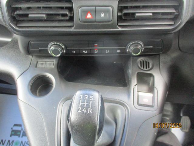2021 Peugeot Partner STANDARD 1000 1.5 BLUE HDI 100PS PROFESSIONAL (NV21DLU) Image 23