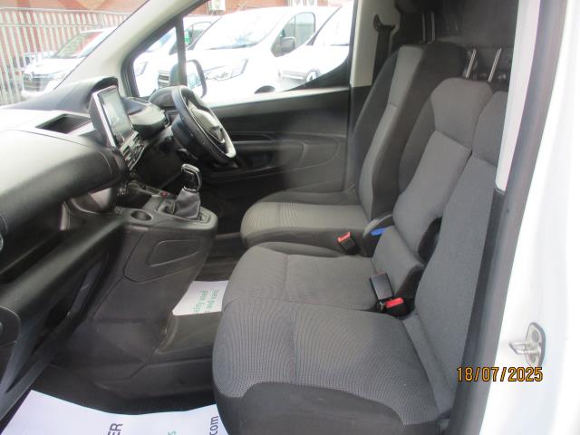 2021 Peugeot Partner STANDARD 1000 1.5 BLUE HDI 100PS PROFESSIONAL (NV21DLU) Image 26