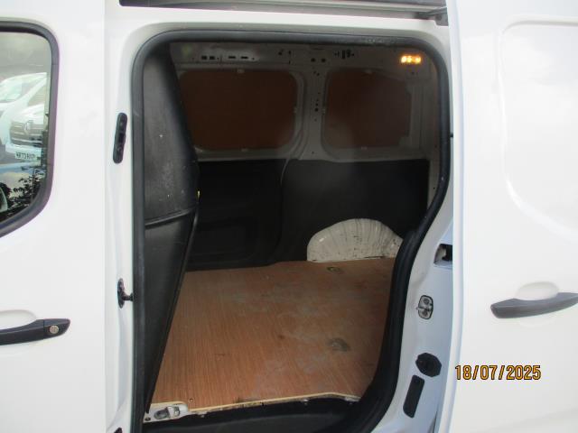 2021 Peugeot Partner STANDARD 1000 1.5 BLUE HDI 100PS PROFESSIONAL (NV21DLU) Image 27