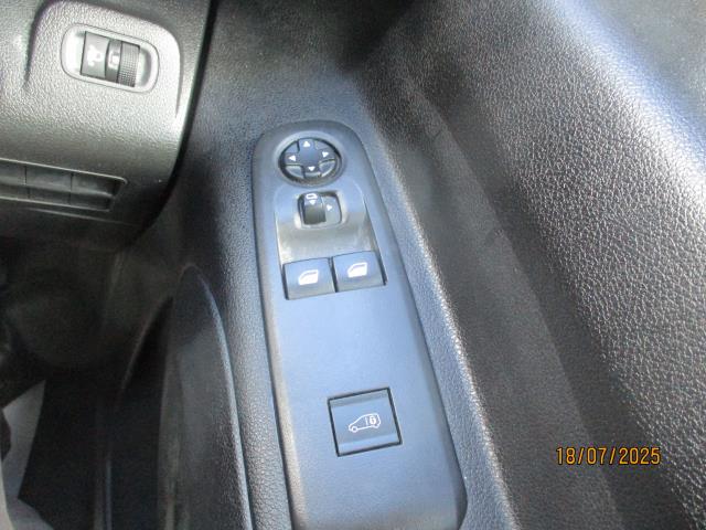 2021 Peugeot Partner STANDARD 1000 1.5 BLUE HDI 100PS PROFESSIONAL (NV21DLU) Image 16
