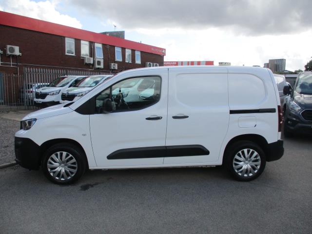 2021 Peugeot Partner STANDARD 1000 1.5 BLUE HDI 100PS PROFESSIONAL (NV21DLU) Image 8