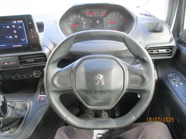 2021 Peugeot Partner STANDARD 1000 1.5 BLUE HDI 100PS PROFESSIONAL (NV21DLU) Image 14