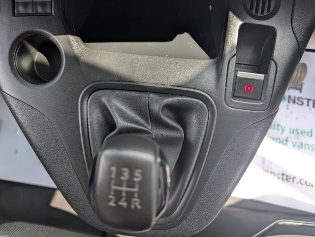 2021 Peugeot Partner 950 1.5 Bluehdi 100 Professional Van (NV21EKN) Image 24