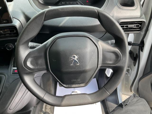 2021 Peugeot Partner 1000 1.5 Bluehdi 100 Professional Van (NV21FCP) Image 17