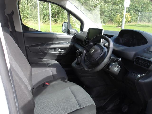 2021 Peugeot Partner 1000 1.5 Bluehdi 100 Professional Van (NV21FCU) Image 16