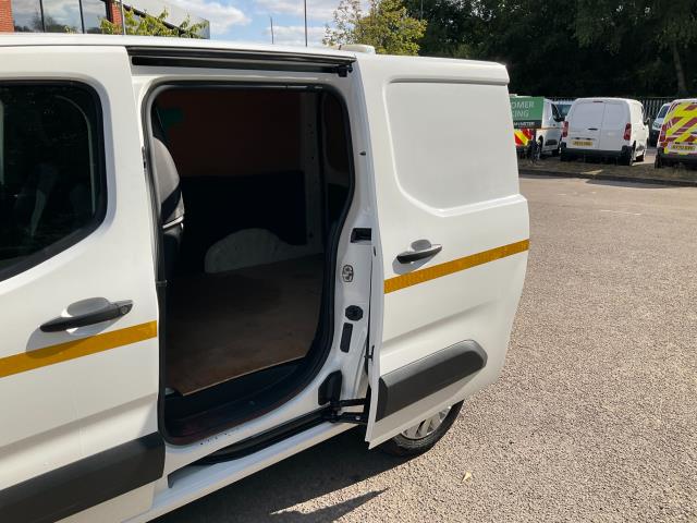 2021 Peugeot Partner 1000 1.5 Bluehdi 100 Professional Van (NV21FLJ) Image 8