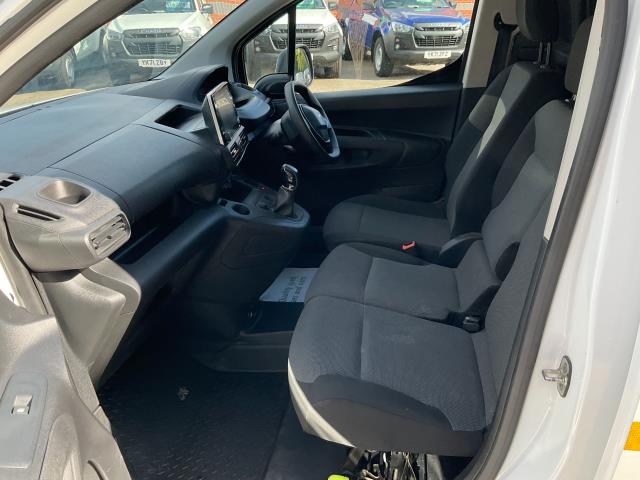 2021 Peugeot Partner 1000 1.5 Bluehdi 100 Professional Van (NV21FLJ) Image 7