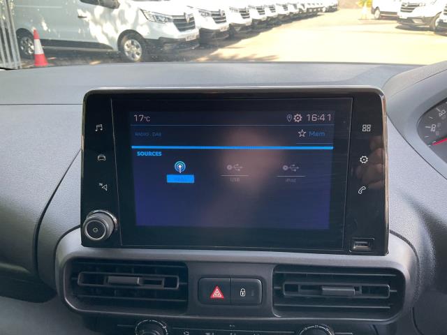 2021 Peugeot Partner 1000 1.5 Bluehdi 100 Professional Van (NV21FLJ) Image 20