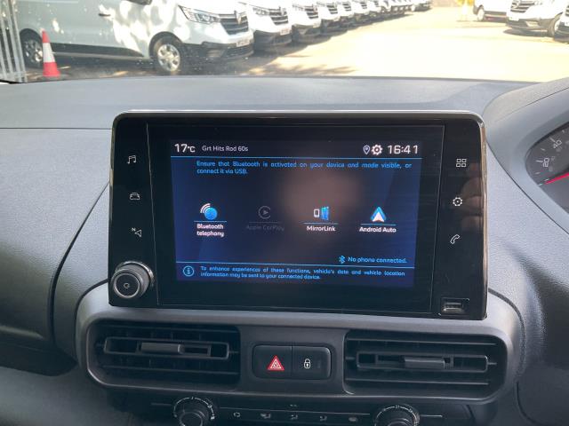 2021 Peugeot Partner 1000 1.5 Bluehdi 100 Professional Van (NV21FLJ) Image 21