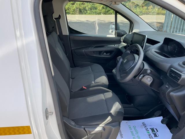 2021 Peugeot Partner 1000 1.5 Bluehdi 100 Professional Van (NV21FLJ) Image 16