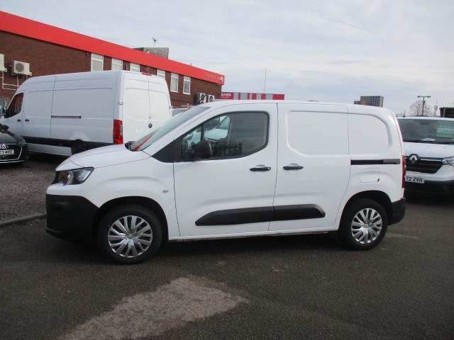 2021 Peugeot Partner 1000 1.5 Bluehdi 100 Professional Van (NV21FLN) Image 8