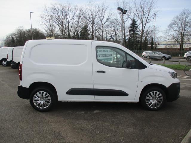 2021 Peugeot Partner 1000 1.5 Bluehdi 100 Professional Van (NV21FLN) Image 3