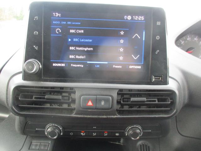 2021 Peugeot Partner 1000 1.5 Bluehdi 100 Professional Van (NV21FLN) Image 21