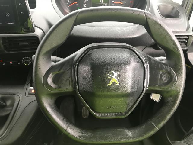 2021 Peugeot Partner L1 1000 1.5BLUE HDI 100PS PROFESSIONAL EURO 6 (NV21FMX) Image 17