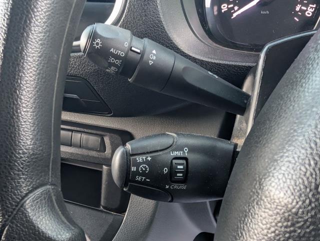 2021 Peugeot Expert 1000 1.5 Bluehdi 100 Professional Van (NV21FRN) Image 22