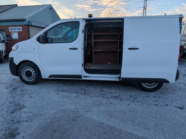 2021 Peugeot Expert 1000 1.5 Bluehdi 100 Professional Van (NV21FRN) Image 6