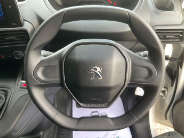 2021 Peugeot Partner 1000 1.5 Bluehdi 100 Professional Van (NV21FUA) Image 17