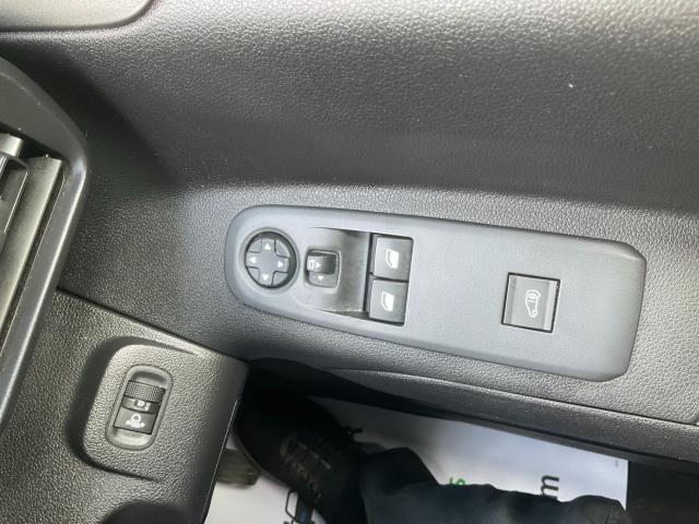 2021 Peugeot Partner 1000 1.5 Bluehdi 100 Professional Van (NV21FUA) Image 32