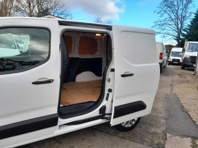 2021 Peugeot Partner 1000 1.5 Bluehdi 100 Professional Van (NV21FUF) Image 6