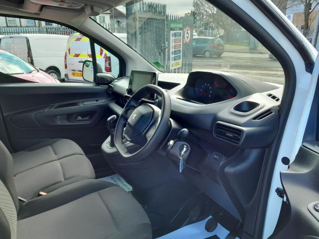 2021 Peugeot Partner 1000 1.5 Bluehdi 100 Professional Van (NV21FUF) Image 30