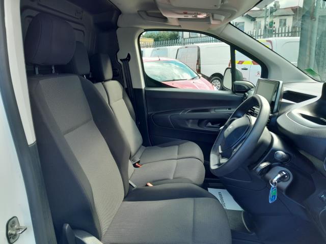 2021 Peugeot Partner 1000 1.5 Bluehdi 100 Professional Van (NV21FUF) Image 31