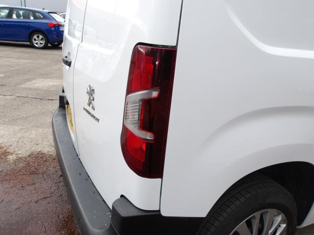 2021 Peugeot Partner 1000 1.5 Bluehdi 100 Professional Van (NV21FUJ) Image 13