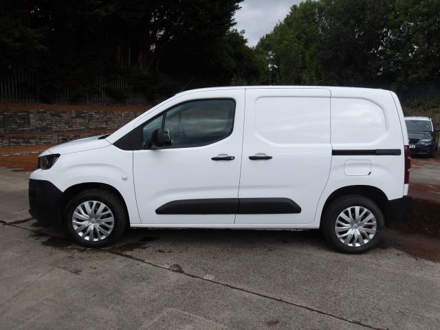 2021 Peugeot Partner 1000 1.5 Bluehdi 100 Professional Van (NV21FUJ) Image 4