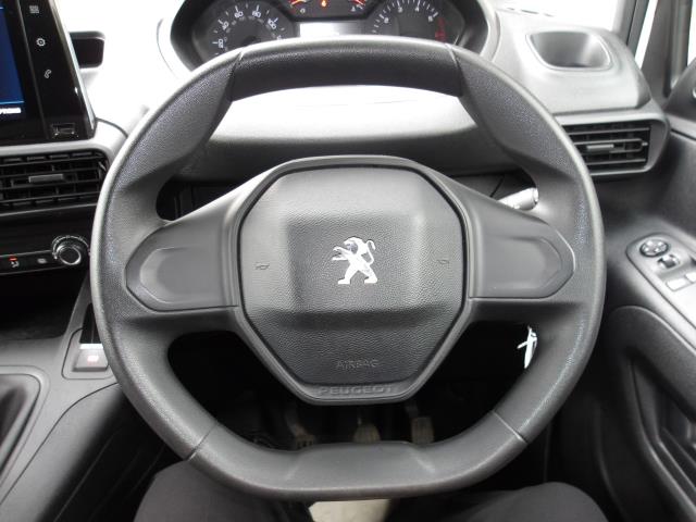 2021 Peugeot Partner 1000 1.5 Bluehdi 100 Professional Van (NV21FUJ) Image 22