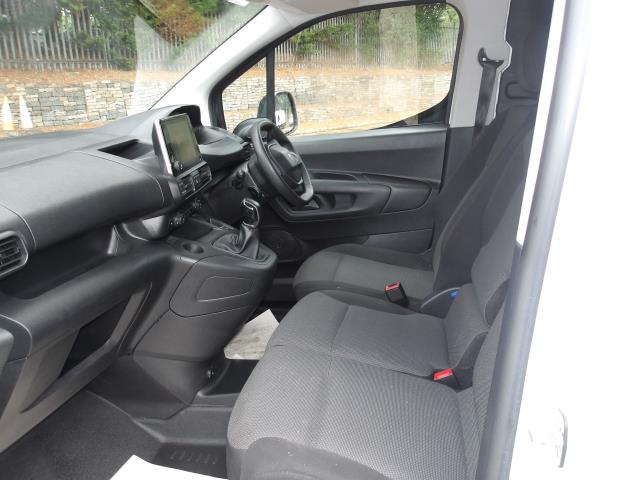 2021 Peugeot Partner 1000 1.5 Bluehdi 100 Professional Van (NV21FUJ) Image 14