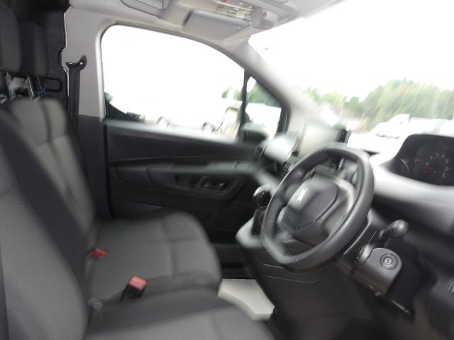 2021 Peugeot Partner 1000 1.5 Bluehdi 100 Professional Van (NV21FUJ) Image 18