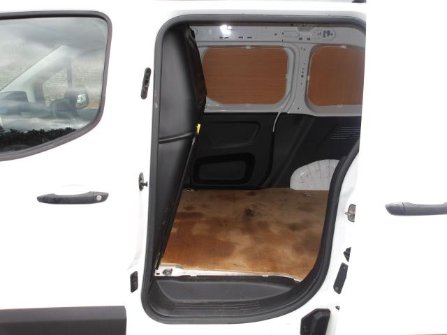 2021 Peugeot Partner 1000 1.5 Bluehdi 100 Professional Van (NV21FUJ) Image 15