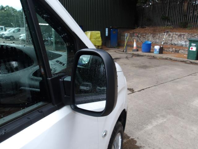 2021 Peugeot Partner 1000 1.5 Bluehdi 100 Professional Van (NV21FUJ) Image 10