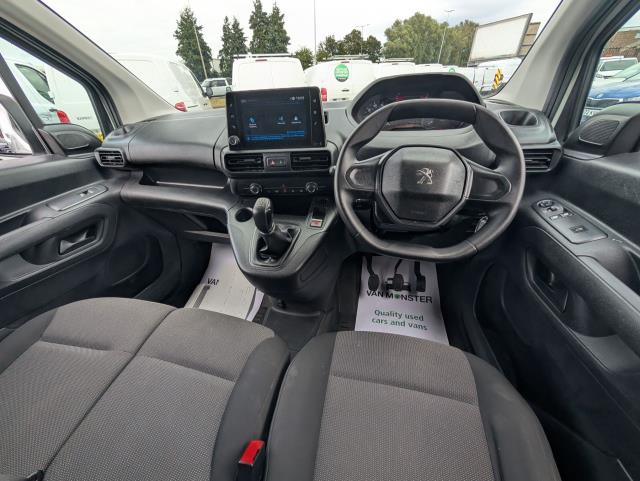 2021 Peugeot Partner 1000 1.5 Bluehdi 100 Professional Van (NV21FUP) Image 12