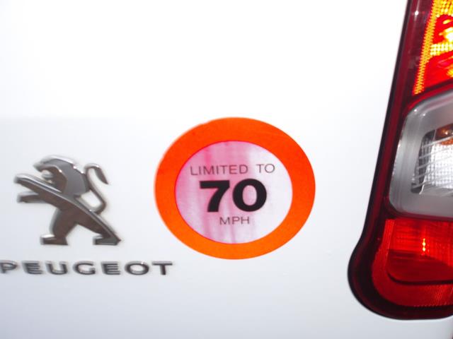 2021 Peugeot Partner 1000 1.5 Bluehdi 100 Professional Van *Limited 70mph* (NV21HDD) Image 7