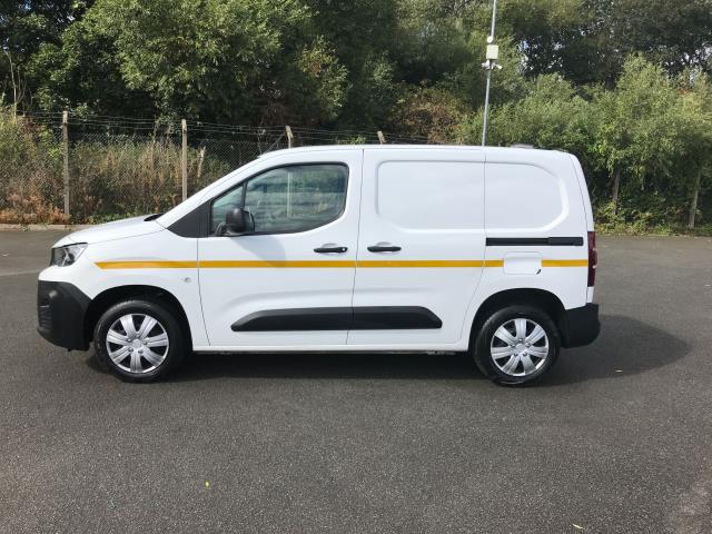 2021 Peugeot Partner 1000 1.5 Bluehdi 100 Professional Van (NV21HDJ) Image 4