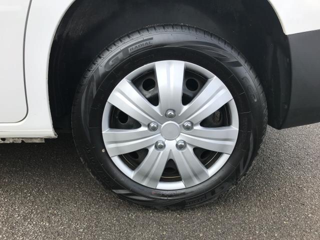 2021 Peugeot Partner 1000 1.5 Bluehdi 100 Professional Van (NV21HDJ) Image 15