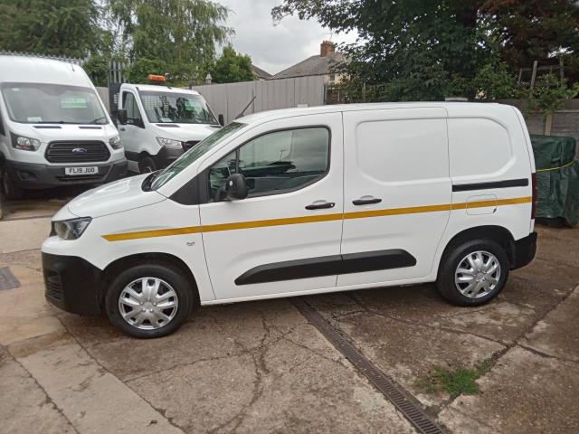 2021 Peugeot Partner 1000 1.5 Bluehdi 100 Professional Van (NV21HFF) Image 5