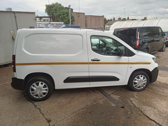 2021 Peugeot Partner 1000 1.5 Bluehdi 100 Professional Van (NV21HFF) Image 9