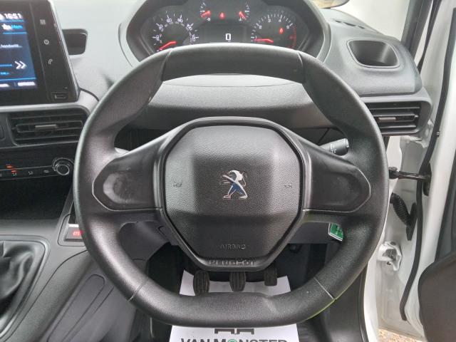 2021 Peugeot Partner 1000 1.5 Bluehdi 100 Professional Van (NV21HFF) Image 24