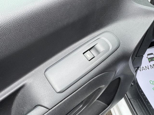 2021 Peugeot Partner 1000 1.5 Bluehdi 100 Professional Van (NV21HFG) Image 34