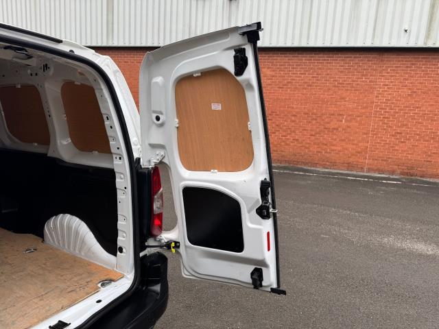2021 Peugeot Partner 1000 1.5 Bluehdi 100 Professional Van (NV21HFG) Image 51