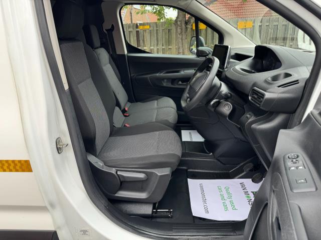 2021 Peugeot Partner 1000 1.5 Bluehdi 100 Professional Van (NV21HFG) Image 15