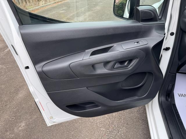 2021 Peugeot Partner 1000 1.5 Bluehdi 100 Professional Van (NV21HFG) Image 33