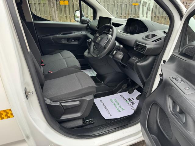 2021 Peugeot Partner 1000 1.5 Bluehdi 100 Professional Van (NV21HFG) Image 13