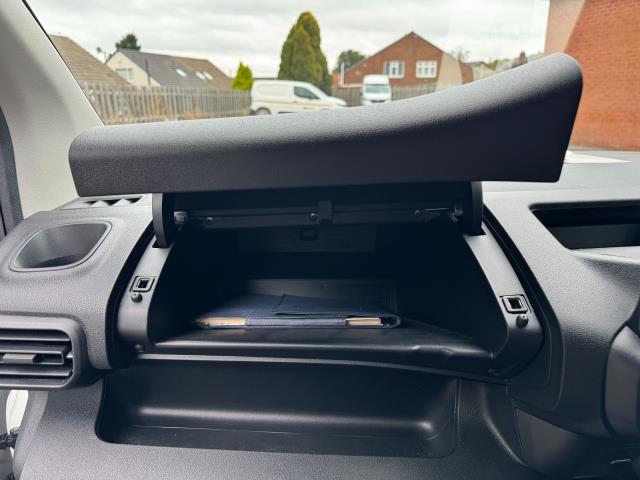 2021 Peugeot Partner 1000 1.5 Bluehdi 100 Professional Van (NV21HFG) Image 36