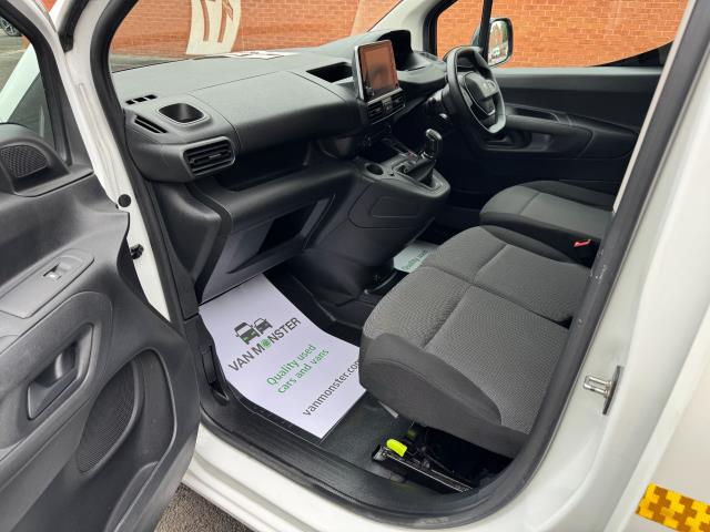 2021 Peugeot Partner 1000 1.5 Bluehdi 100 Professional Van (NV21HFG) Image 28
