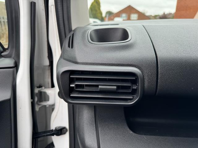 2021 Peugeot Partner 1000 1.5 Bluehdi 100 Professional Van (NV21HFG) Image 37